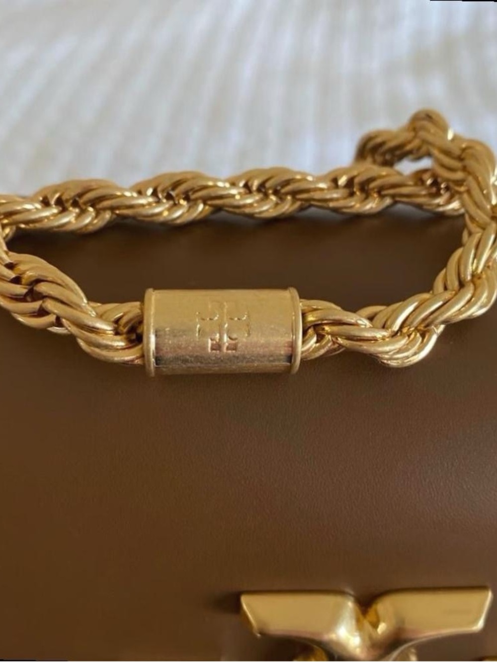 Tory Burch Eleanor Classic Leather Tan Bag with Gold Chain Strap - Picture 8 of 8